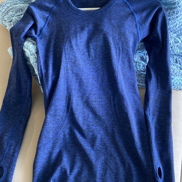 Lululemon almost brand new swiftly tech long sleeves in women size 4 - Picture 3 of 5
